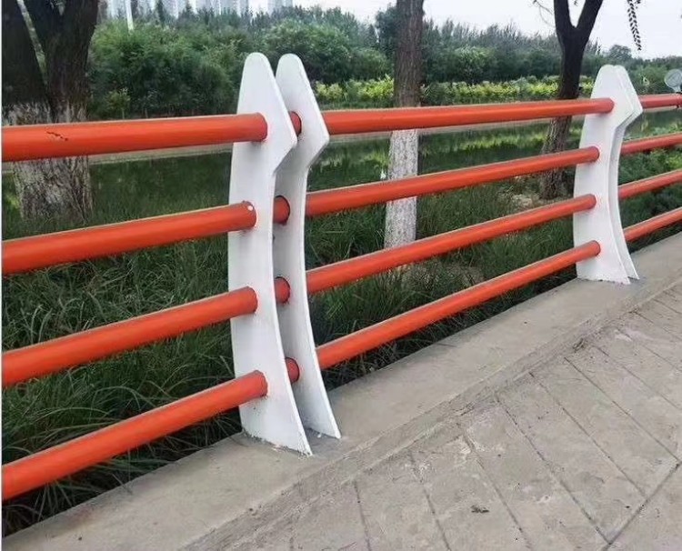 不銹鋼復(fù)合管護(hù)欄